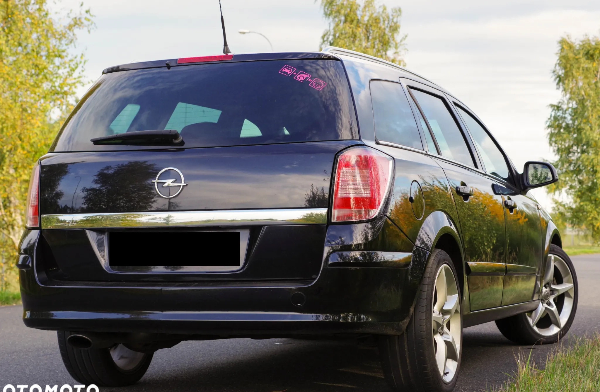 Opel Astra cena 17900 przebieg: 198500, rok produkcji 2009 z Oleśnica małe 154